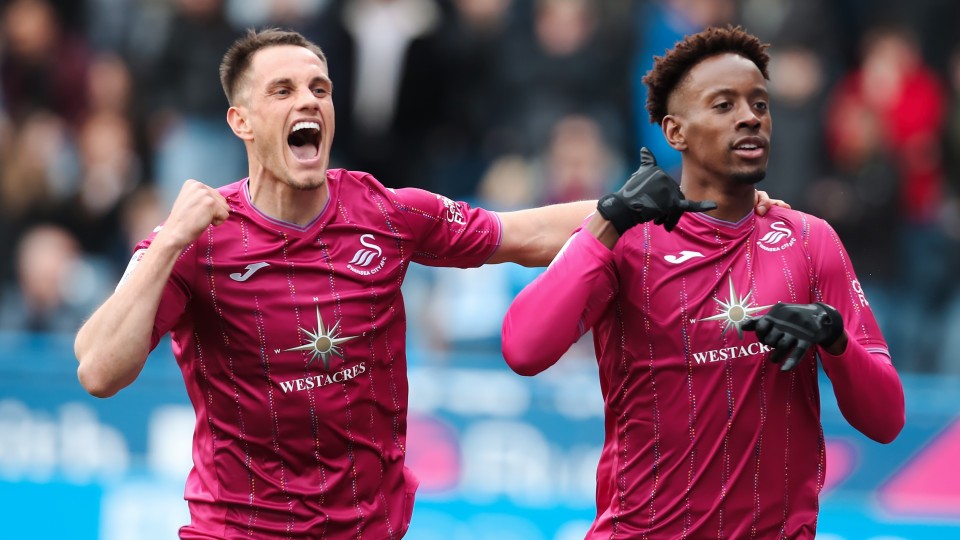 Jerry Yates and Jamal Lowe celebrate