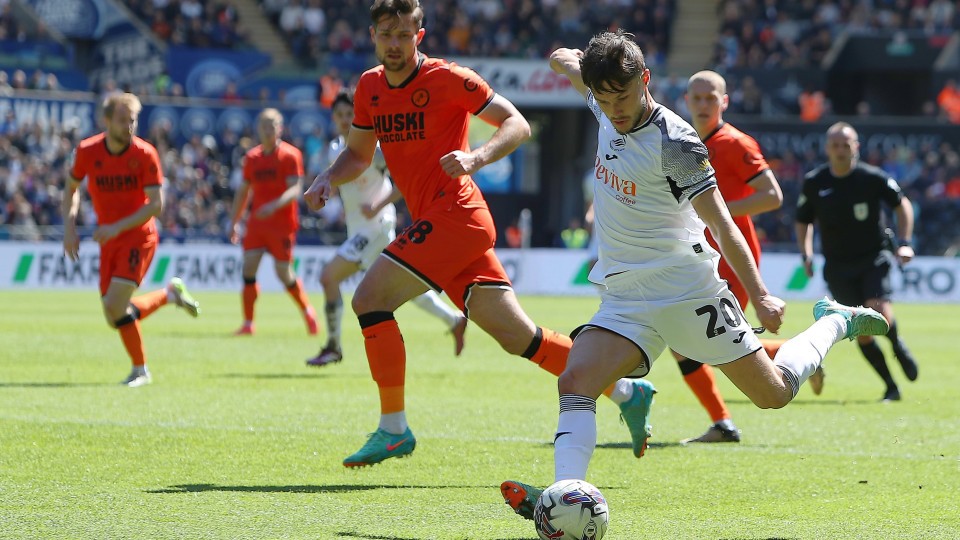 Liam Cullen Millwall