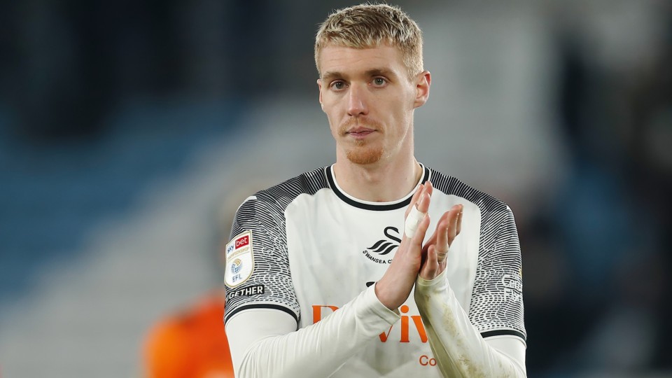 Jay Fulton applauds fans