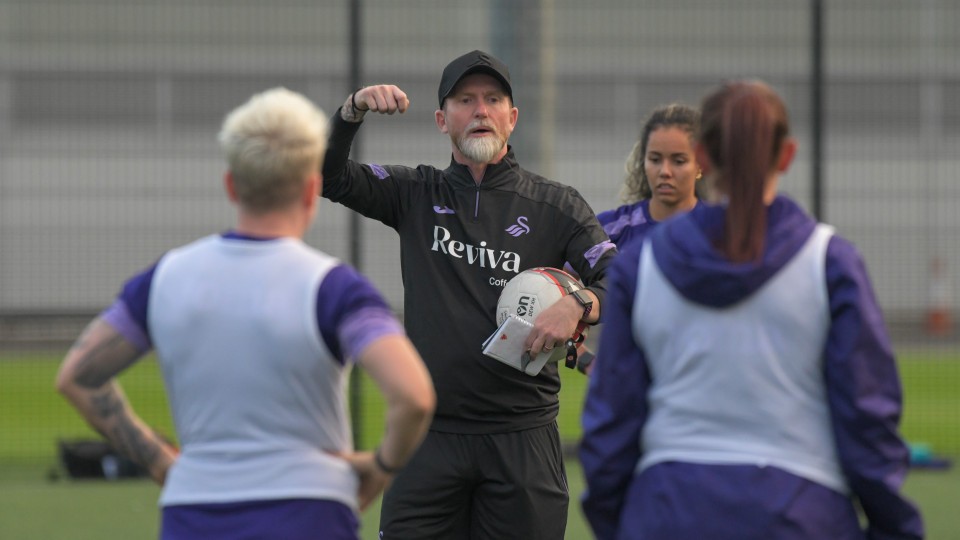 Jamie Sherwood Swans Women