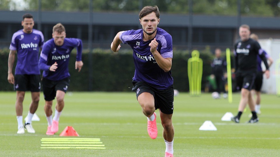 Liam Cullen pre-season