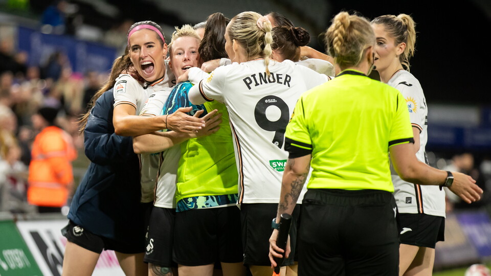 Stacey John-Davis cele Cardiff City