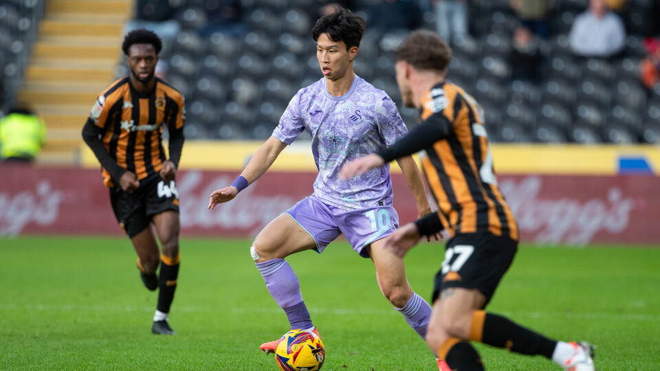 Jisung Eom Hull away