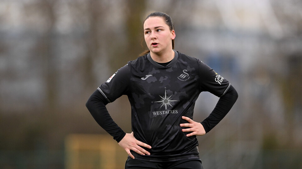 Chloe Chivers Swans Women