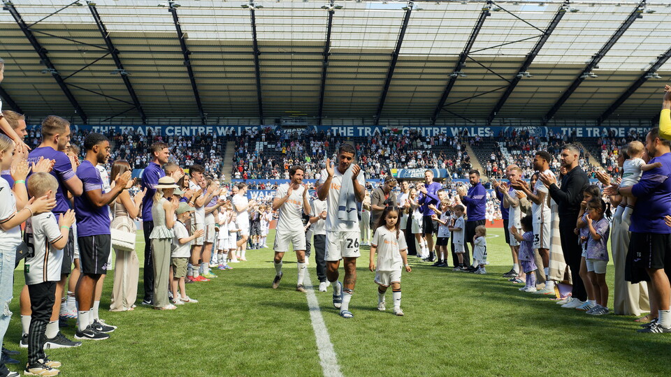 Kyle Naughton Joe Allen