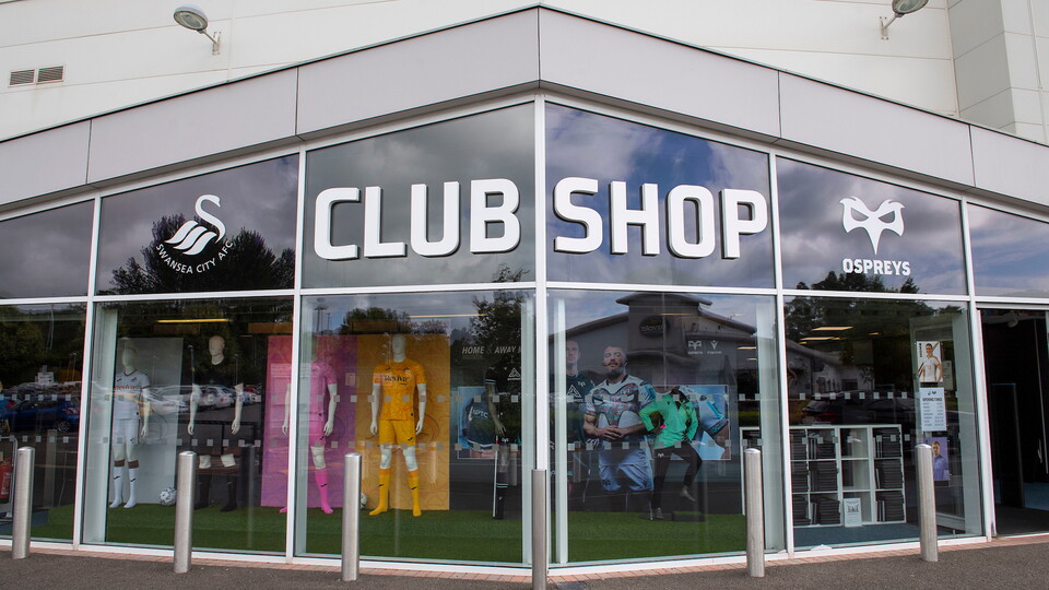 club-shop-2425