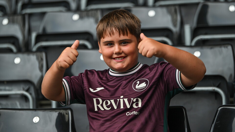 Swans fan away shirt