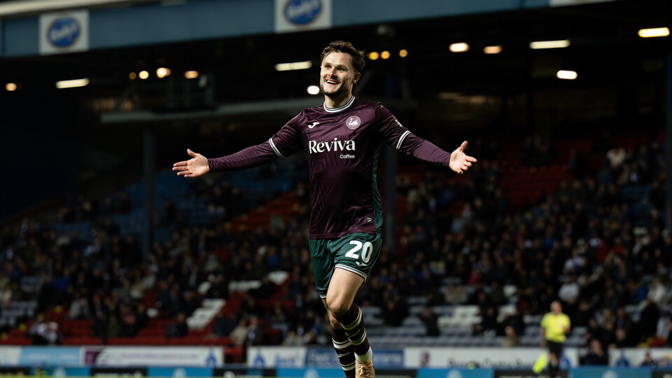 Liam Cullen celebration Blackburn away