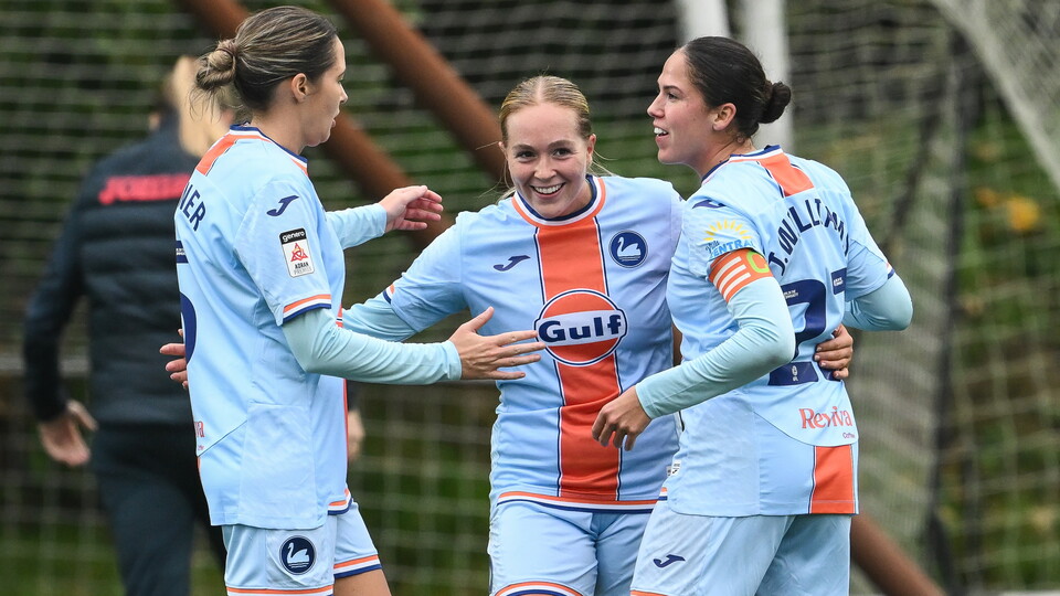 Swansea City Women Cele