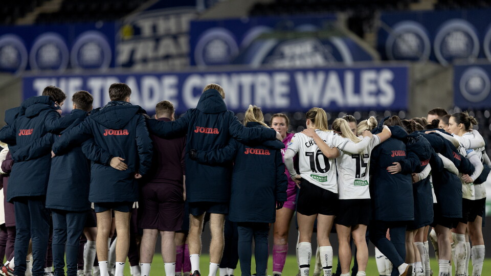 Swansea City Women huddle