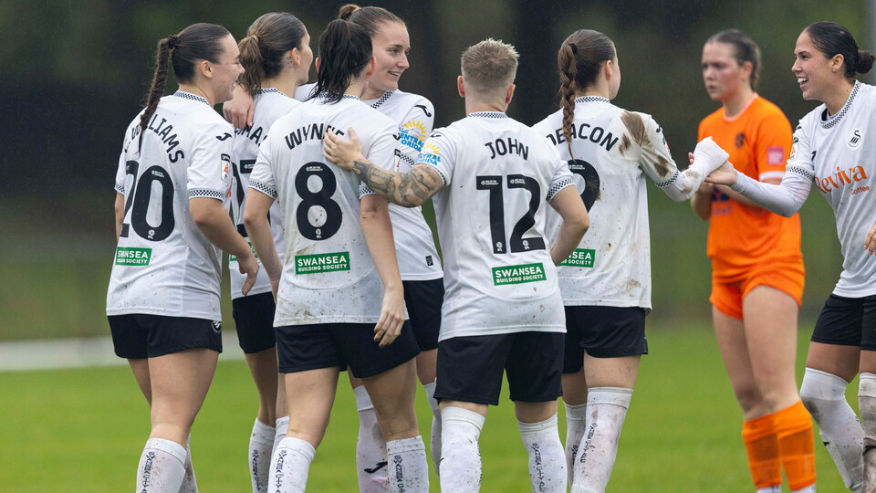 Swans Women celebration 