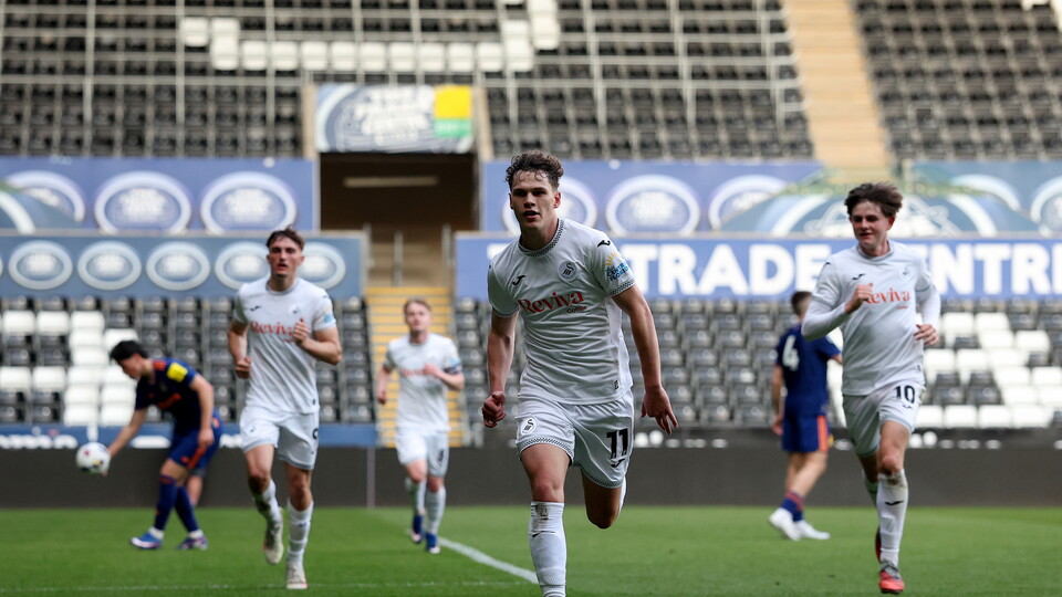 Thomas Woodward cele