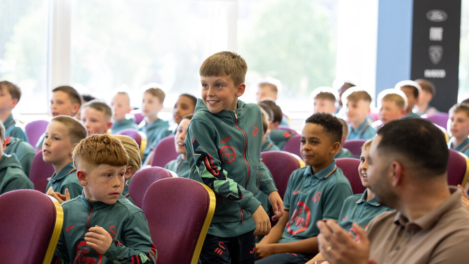 05_swansea_city_acadmey_awards_kt_358