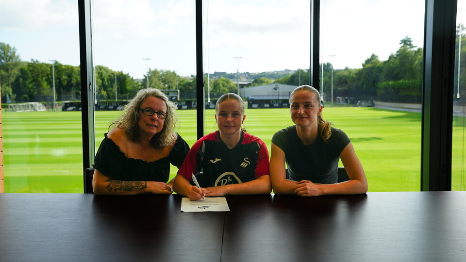 Lily and Aimee Deacon family 