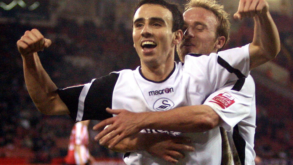Leon Britton celebrates after Sheffield United fa cup win