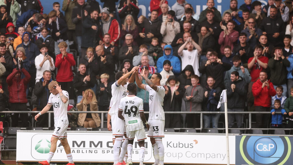 Adam Idah celebration Burnley