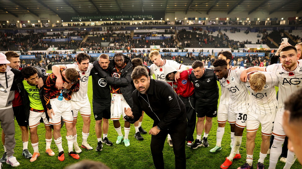 Vitor Matos Blackburn huddle