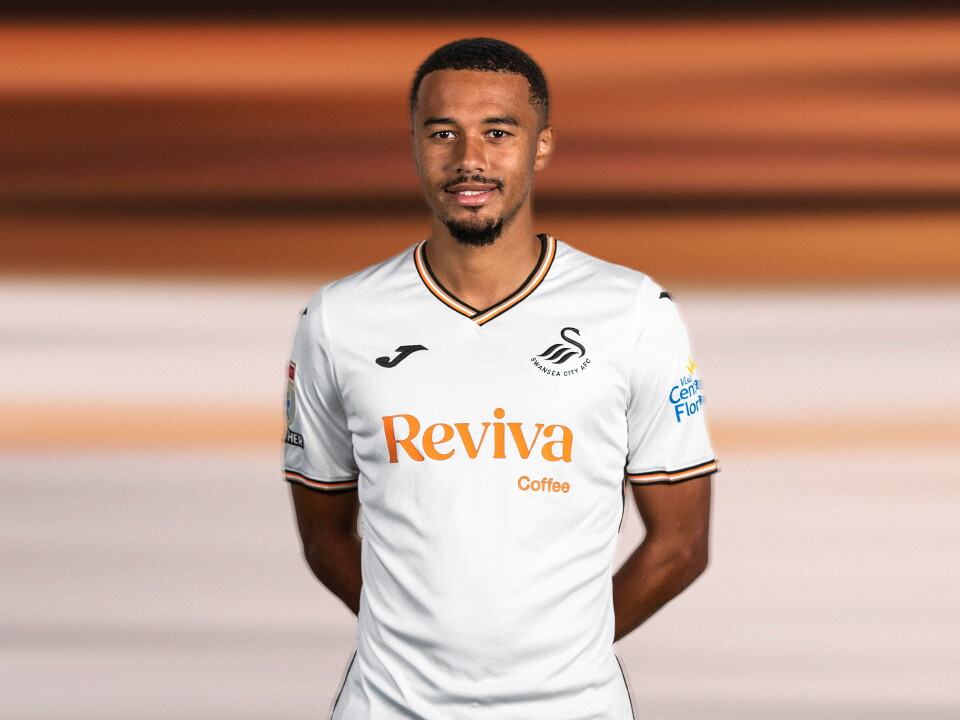 thumbnail-24-25-florian-bianchini-sheffield-utd-issue-16