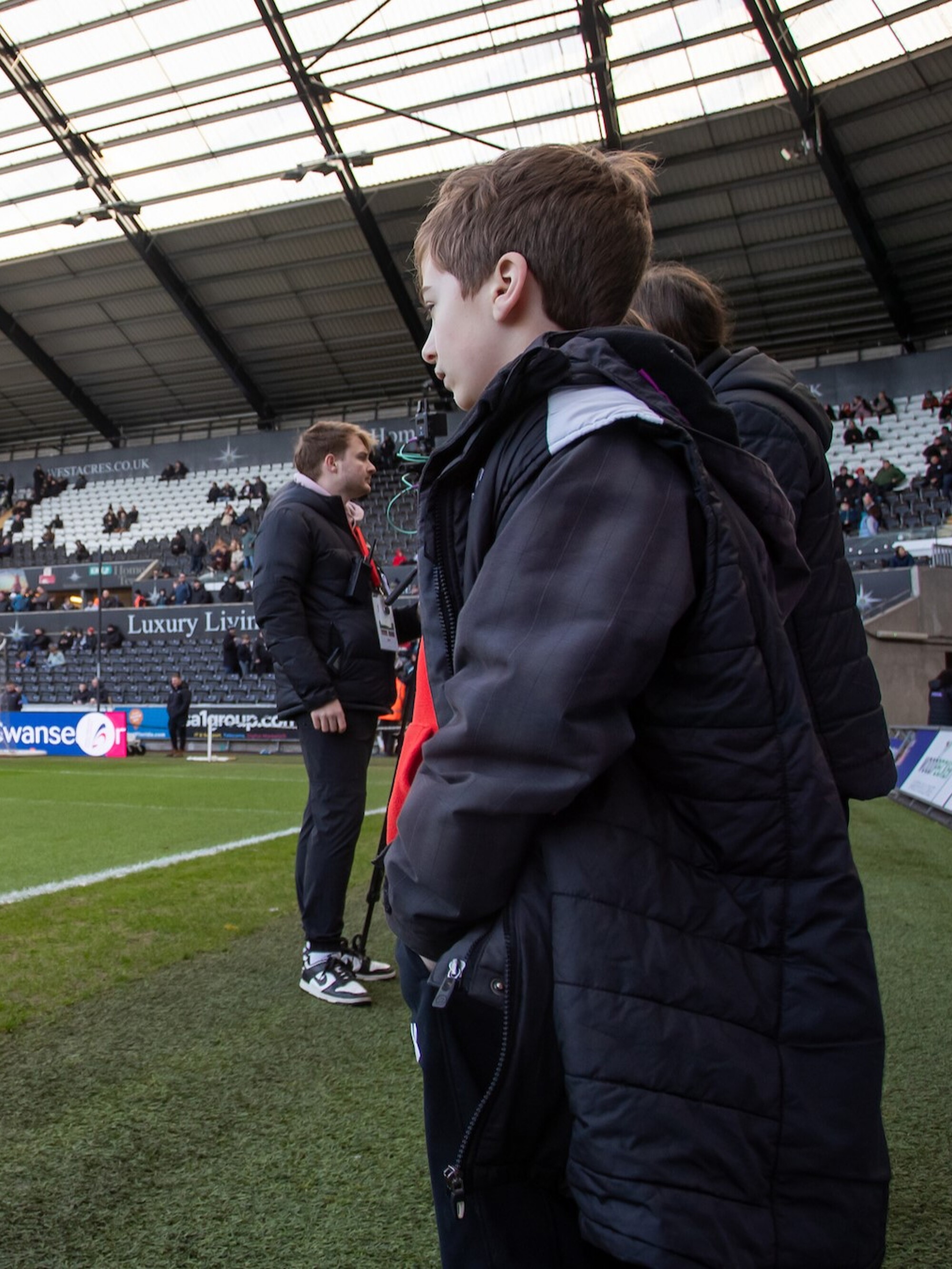 Swans Fans watching warm up