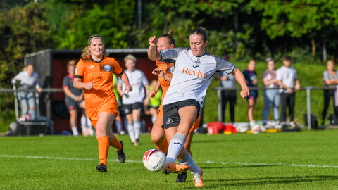 Nieve Jenkins scores the Swans third goal 