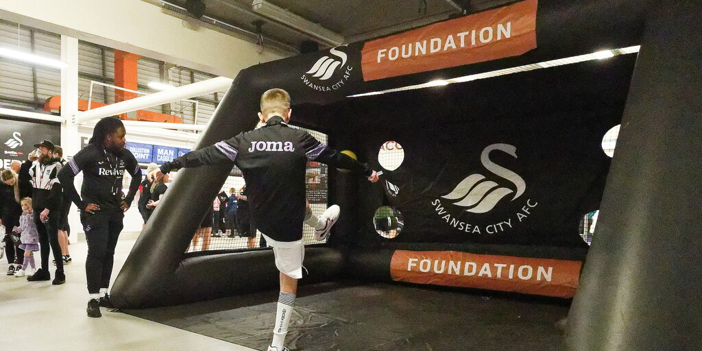 www.swanseacity.com