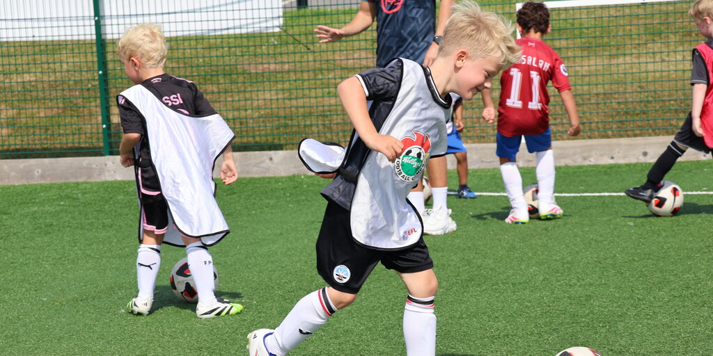 www.swanseacity.com